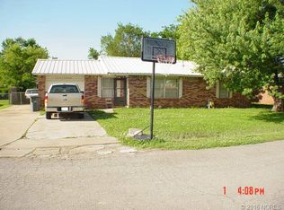 1004 SW 14th St, Wagoner, OK 74467