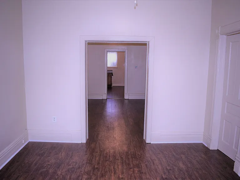 4835 W Congress Pkwy — Photo 3
