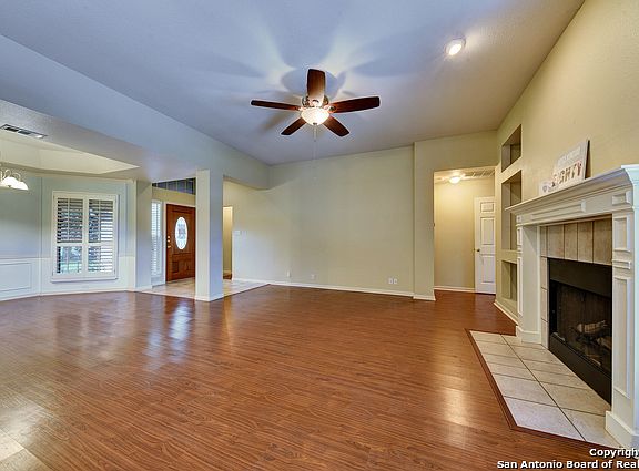 5th image of 1778 Oak Gln