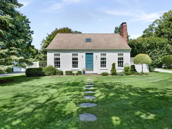 69 Pantigo Rd, East Hampton, NY 11937