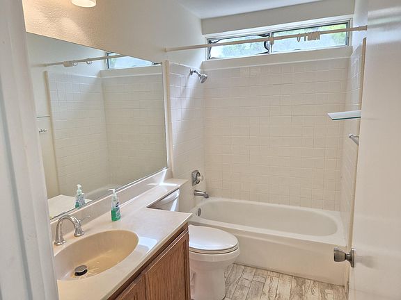 5th image of 432 Zachary Dr