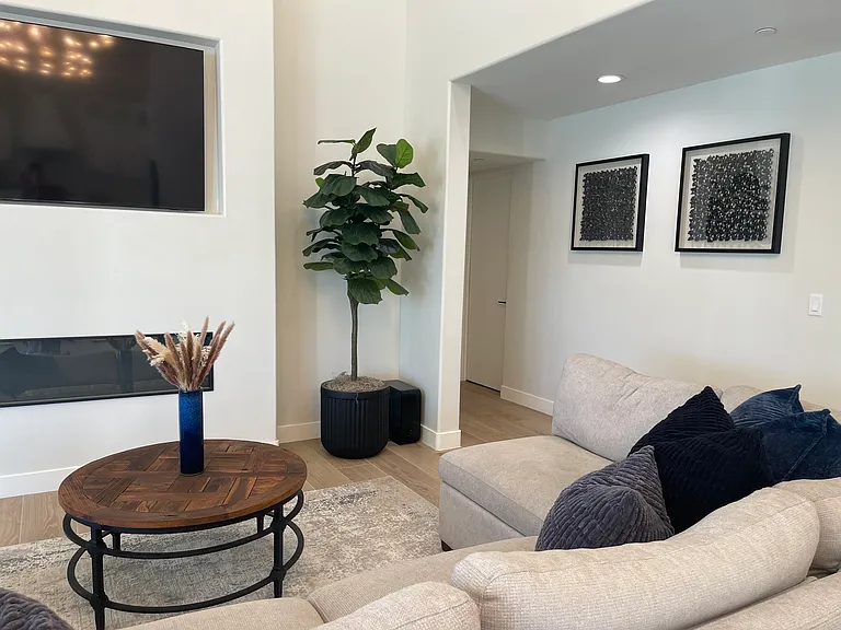 53130 Garza Ct — Photo 11