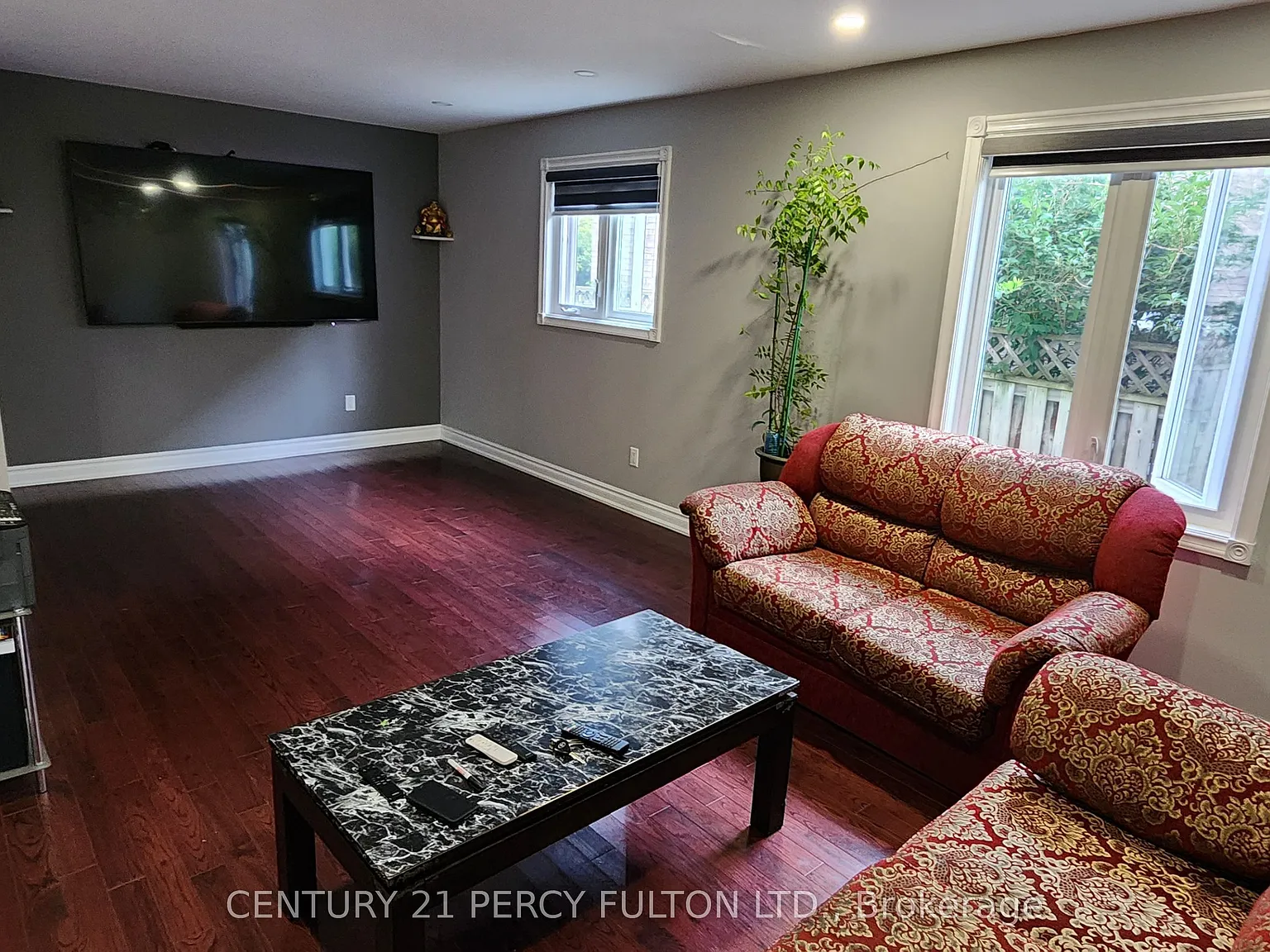 4 bed, $3,000 — Photo 2