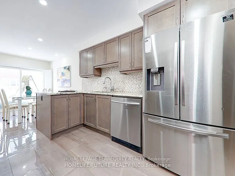 2412 Fall Harvest Cres — Photo 17