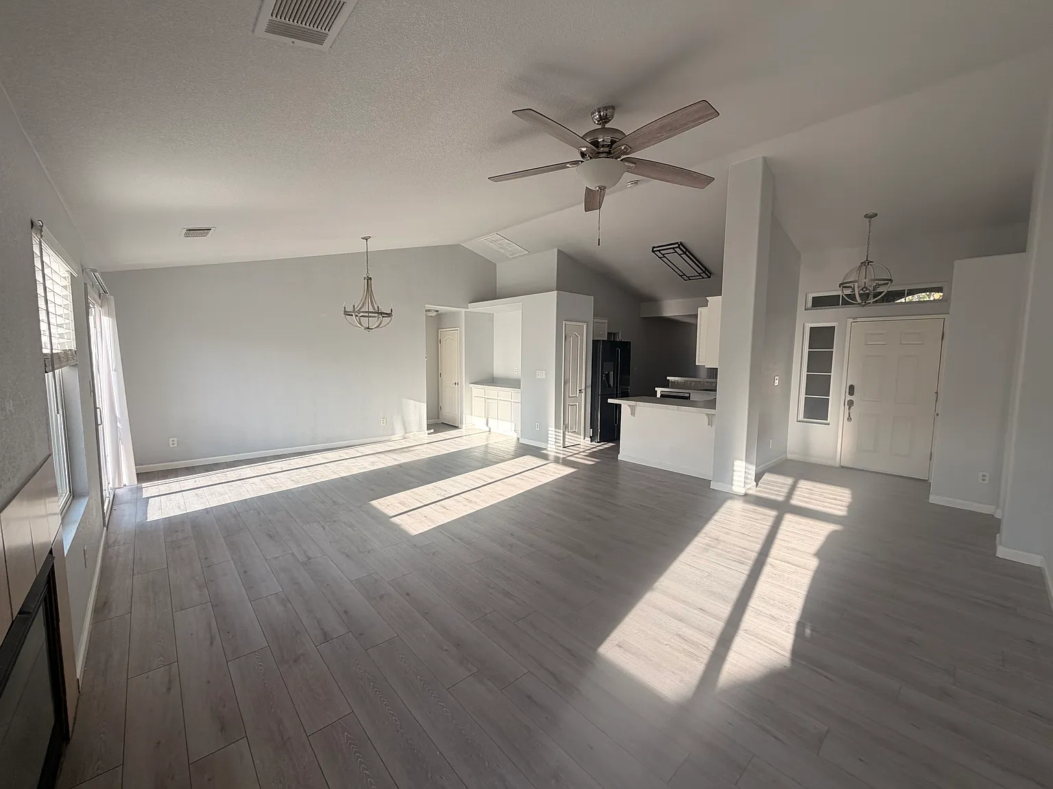 3 bed, 1573 sqft, $2,500 — Photo 3