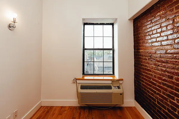 Rented by Nooklyn NYC LLC | media 4