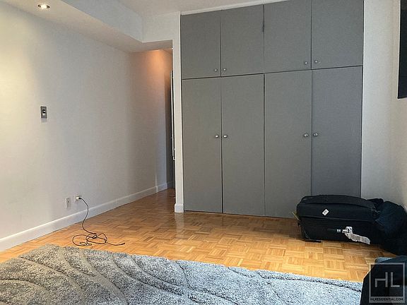 5th image of 145 E 48th St APT 22B