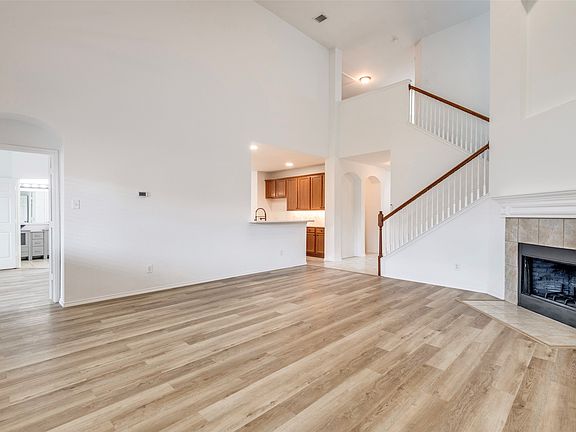 3rd image of 1007 Hockley Ln