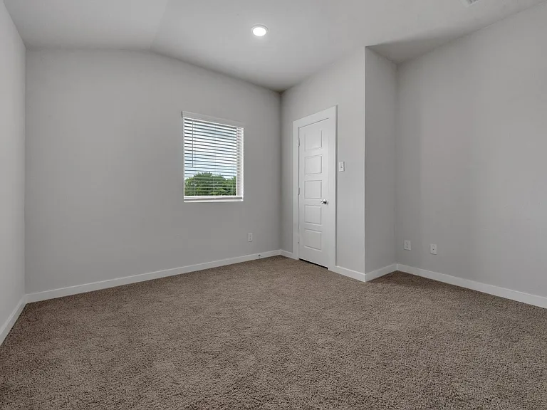 606 Green Grass Dr — Photo 19