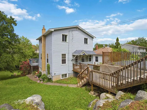 20 Acorn Rd, Halifax, NS B3P 1G8
