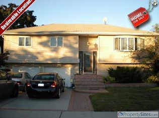 574 Yale St, Oceanside, NY 11572