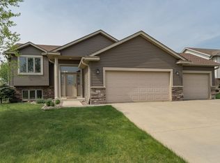 2461 Ashland Dr NW, Rochester, MN 55901