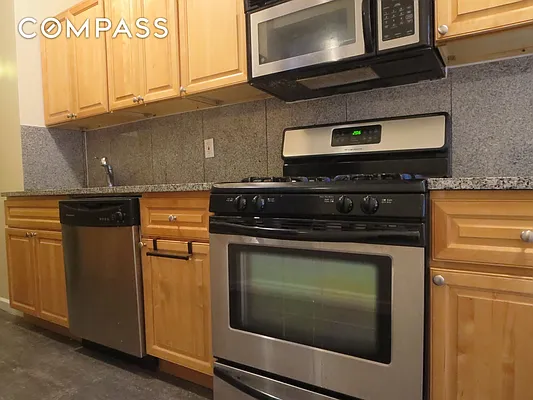 Rented by Compass | media 9