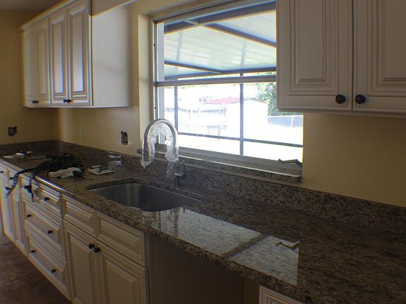 3rd image of 1380 Washington Dr