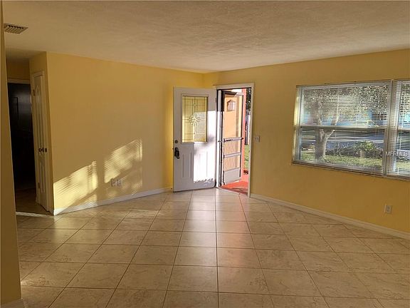 5th image of 1668 Bellrose Dr N