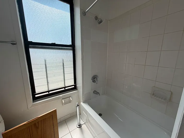 1575 Grand Concourse #A1 — Photo 7