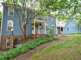 34199 N Lost Woods Ct, Oconomowoc, WI 53066