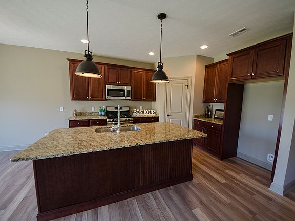 3rd image of 1441 Bourdeaux Way