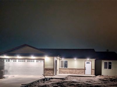 909 W 13th St, Vinton, IA, 52349