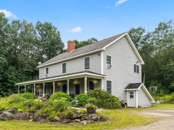 21 Pearl Street, Winthrop, ME 04364