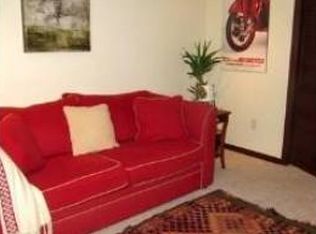 1113 Rosedale Ave, Burlingame, CA 94010