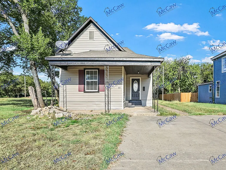 419 N Grand Ave #A — Photo 3