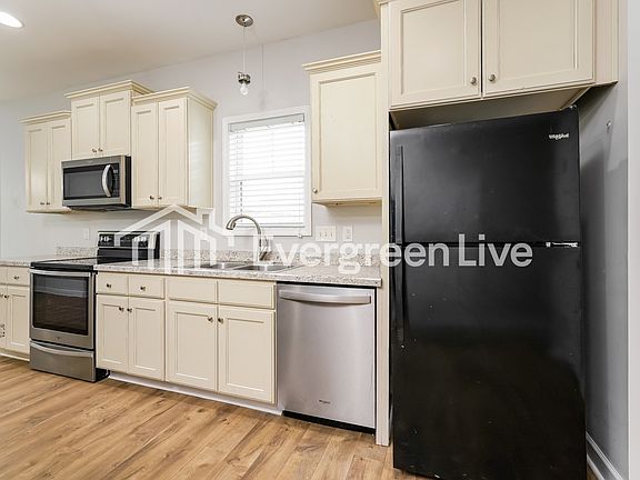 3rd image of 507 Worthville St