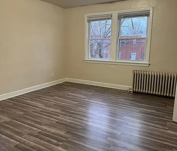 424 Newcomb St SE #4 — Photo 1