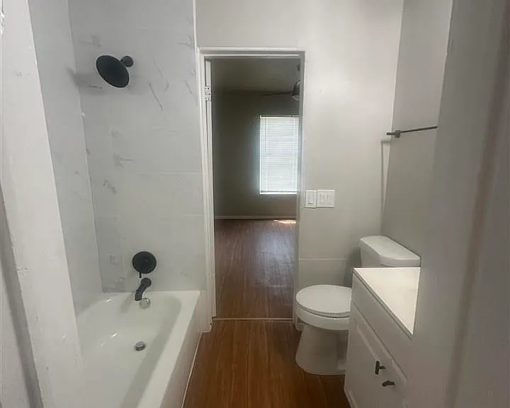 416 S Avenue B — Photo 12