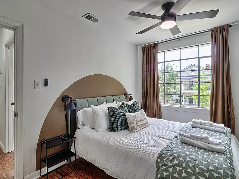 2408 Lincoln St — Photo 25
