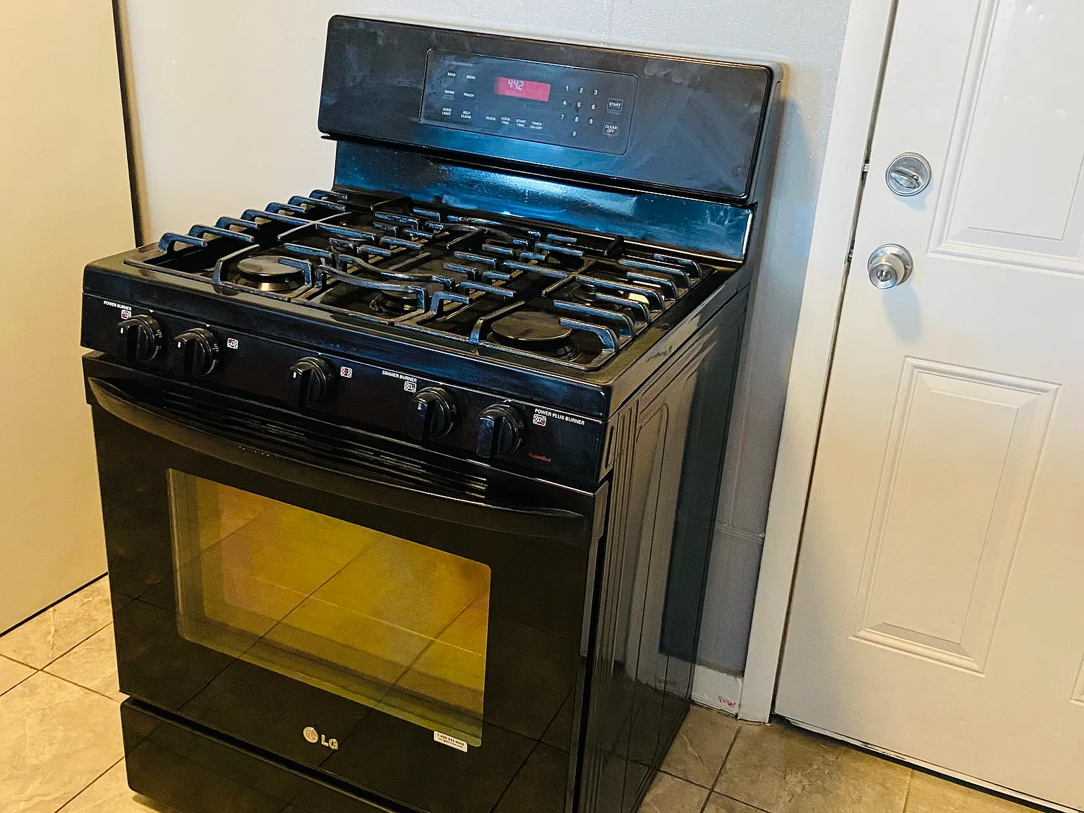 2 bed, $950 — Photo 2