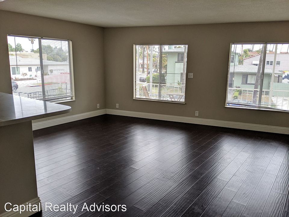 2nd image of 123 Mira Mar Ave #4