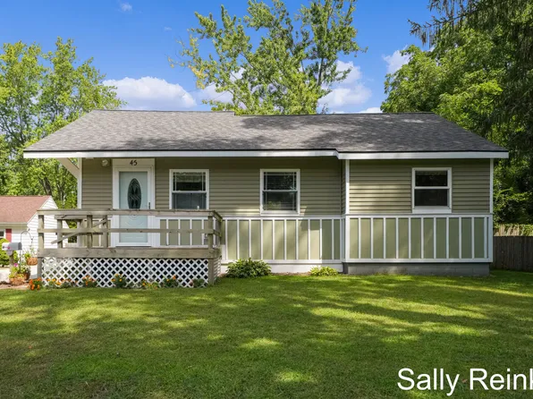 45 Grove St, Sparta, MI 49345