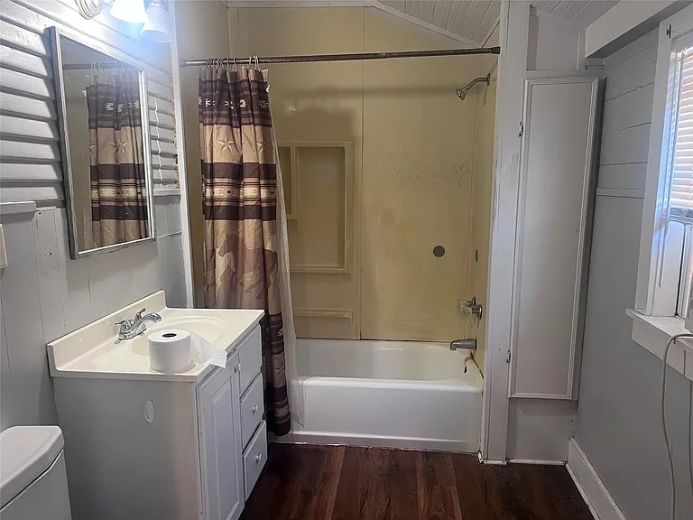 515 S Harrison Ln — Photo 6