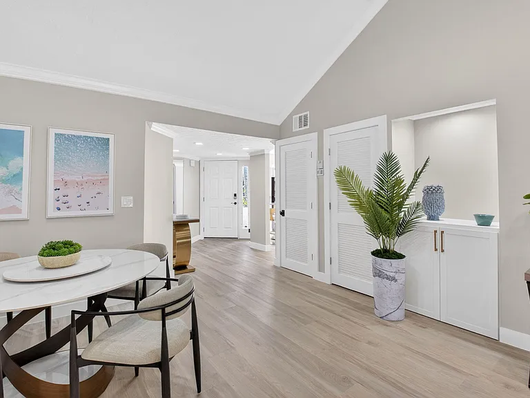 7455 Glendevon Ln #206 — Photo 6