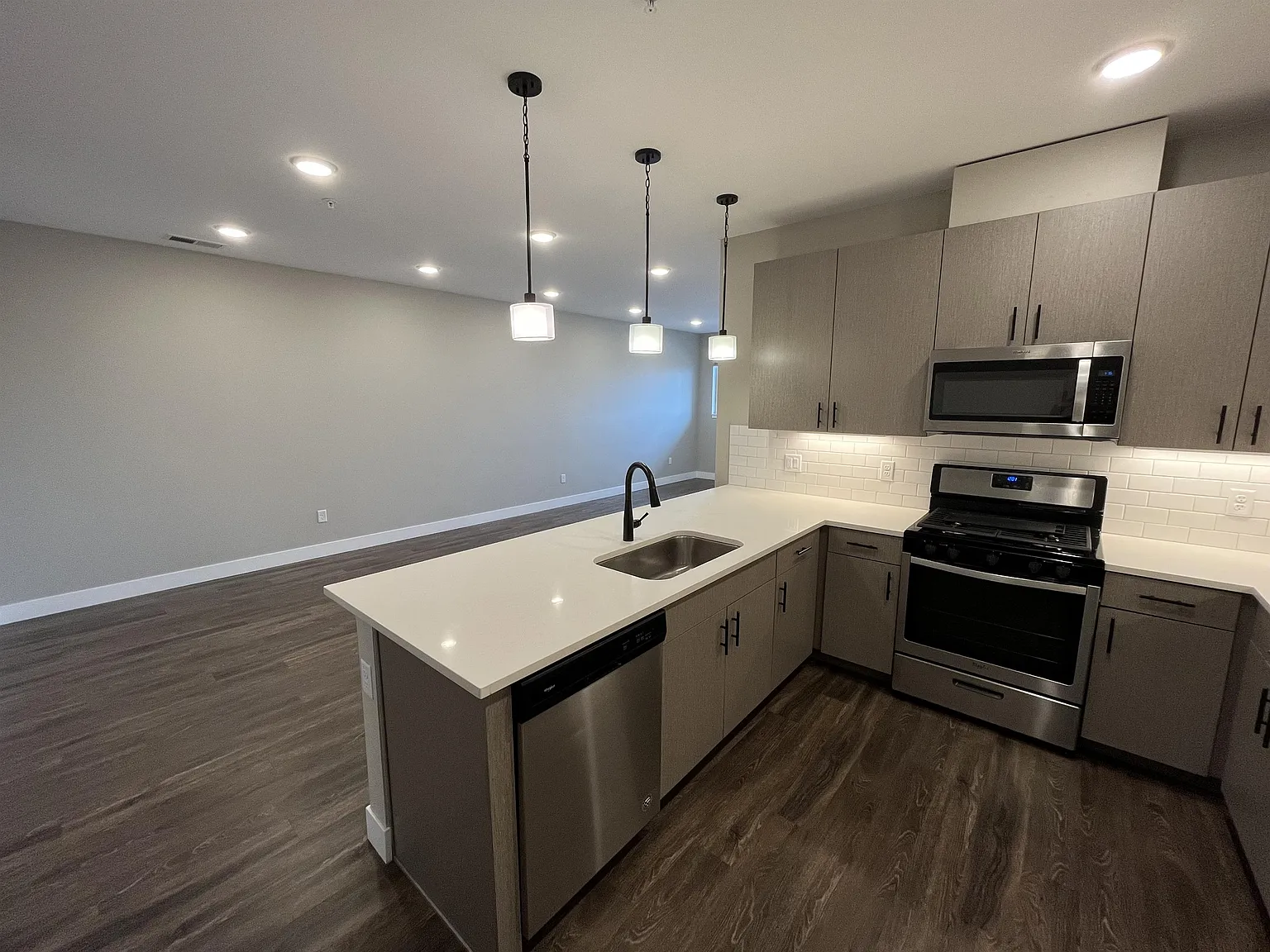 2729 W 28TH AVE - 508 — Photo 4