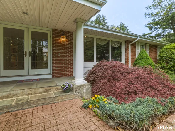 12 Mountain Farms Road, West Hartford, CT 06117