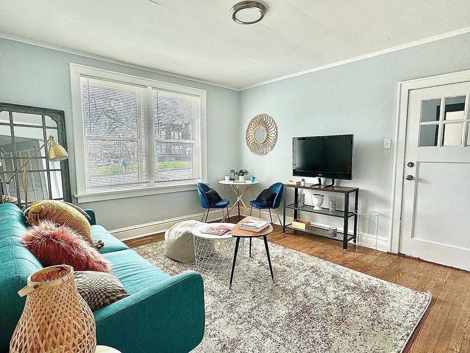 Lindenwood & Chippewa Apartments — Photo 3