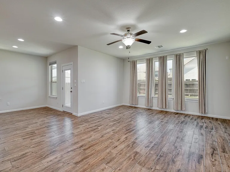 17204 Calipatria Ln — Photo 8