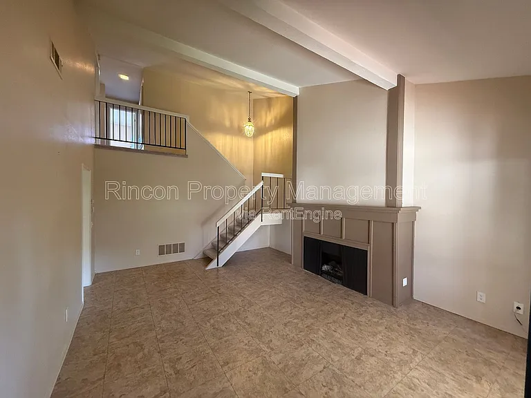 361 Jalisco Ct — Photo 4