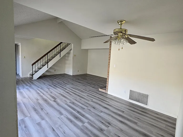 2595 Mabury Sq — Photo 4