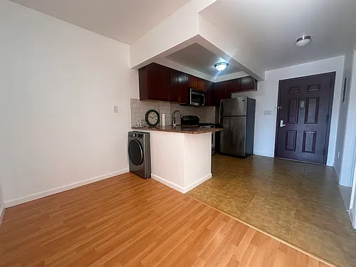 7133 162nd St #4C Photo 1
