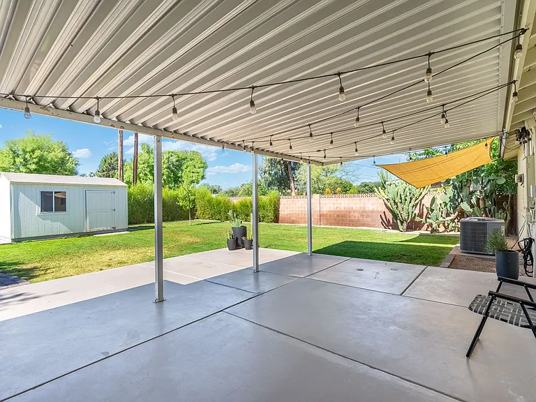 715 W Oregon Ave — Photo 30