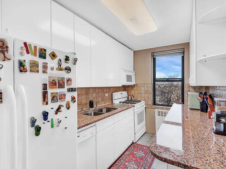 1119 Ocean Pkwy #4G — Photo 4