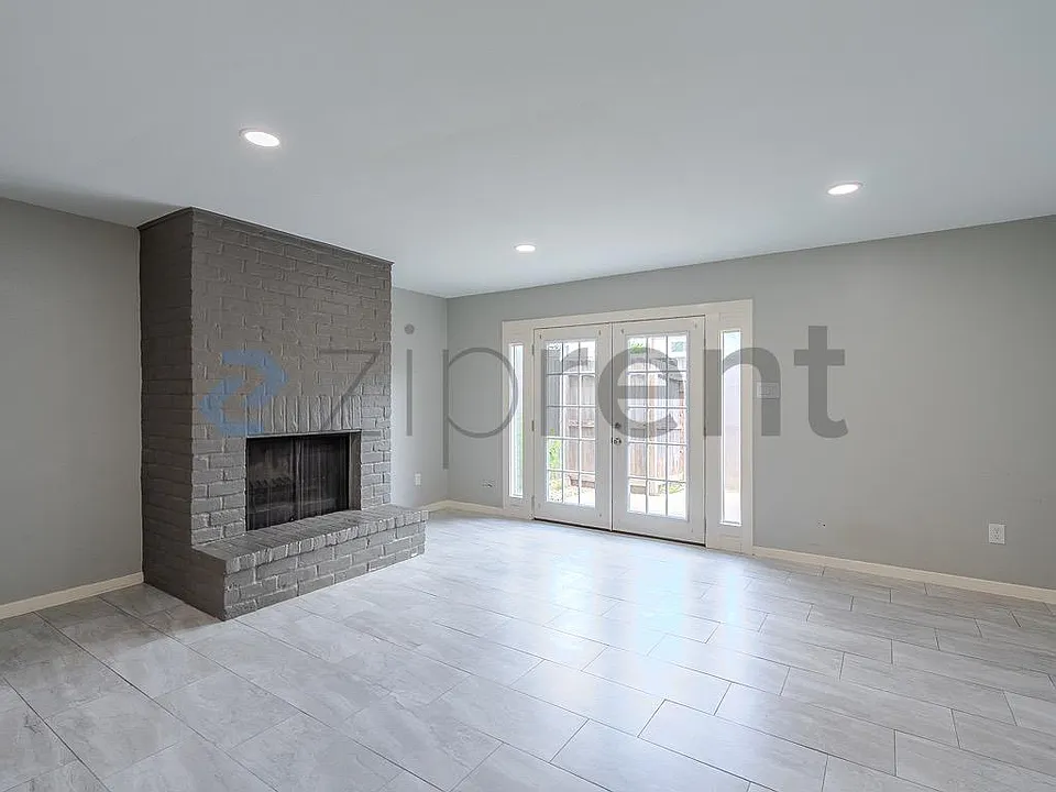 10349 Longmont Dr