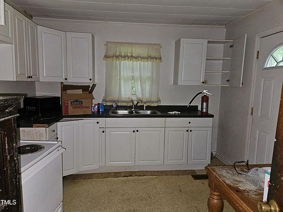 5th image of 934 Shadylawn Rd