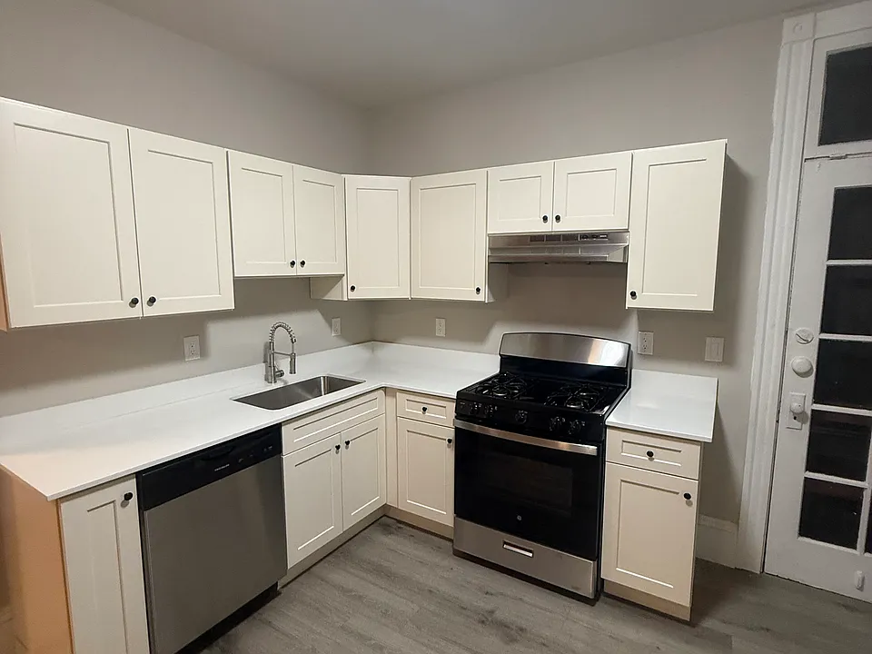24 Walnut St #4
