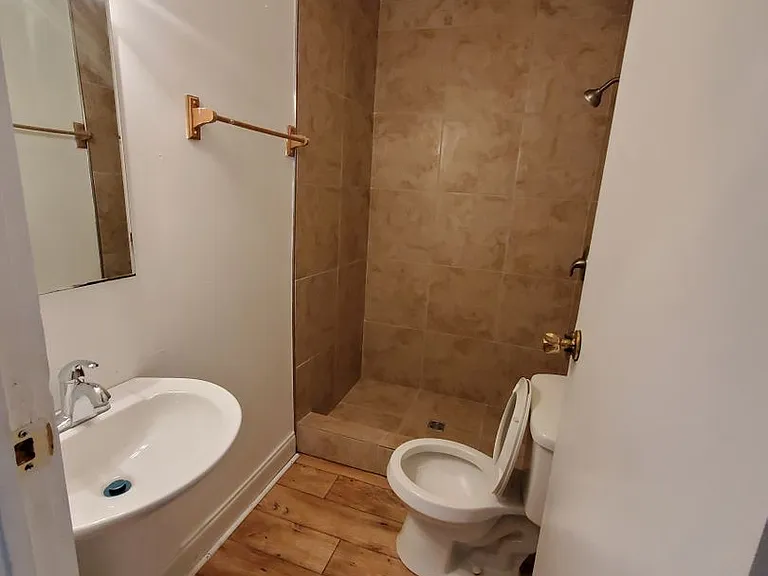 203 Meridith St — Photo 3