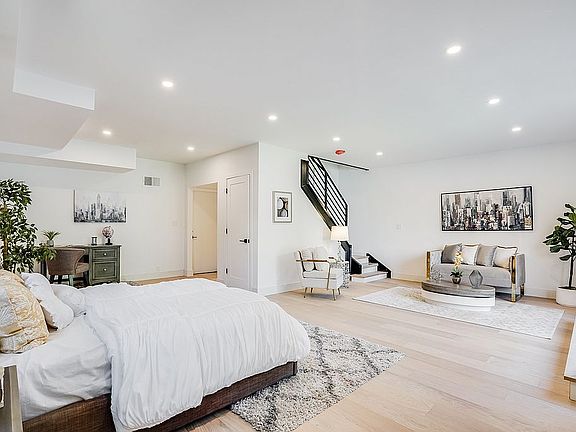 4th image of 249 Gennessee St