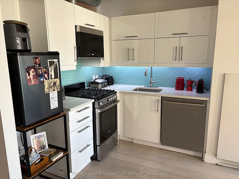 169 John St #403 — Photo 6